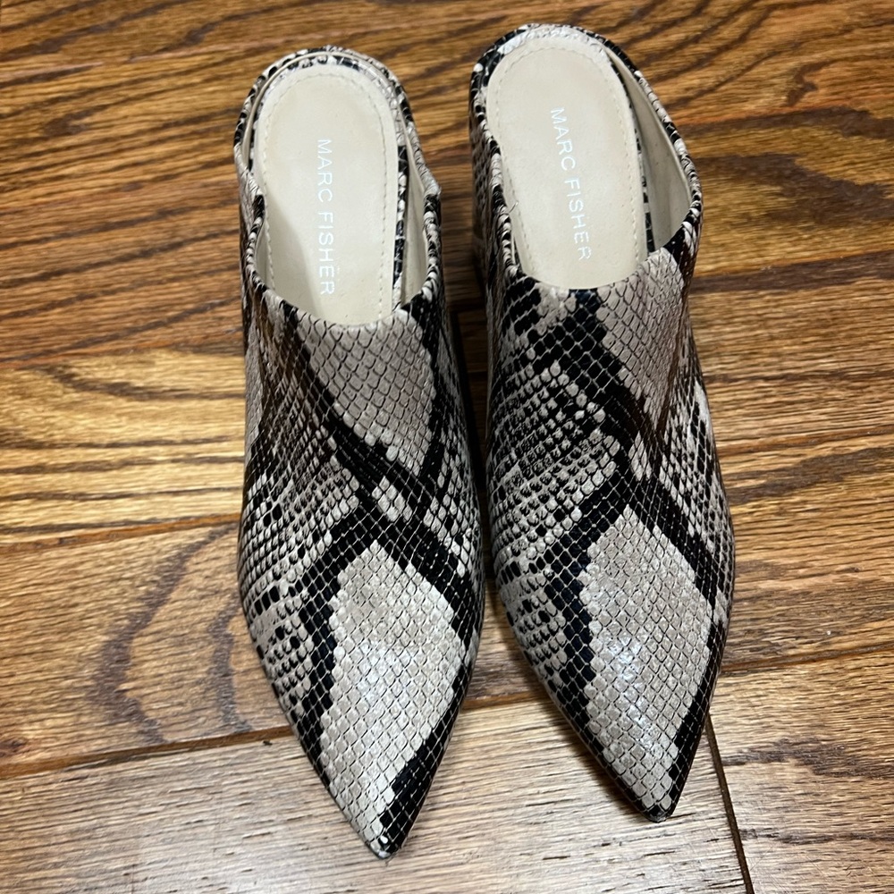 Marc fisher pointed toe snakeskin mule! Size 7.5